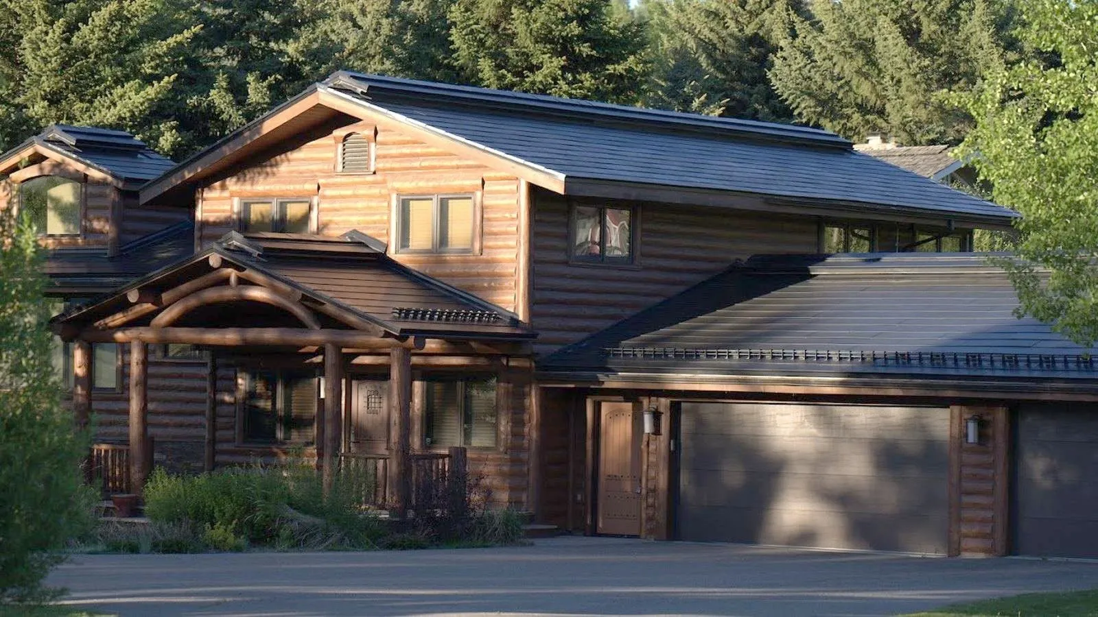 Home with a new Weddle & Sons roof in Estes Park, CO